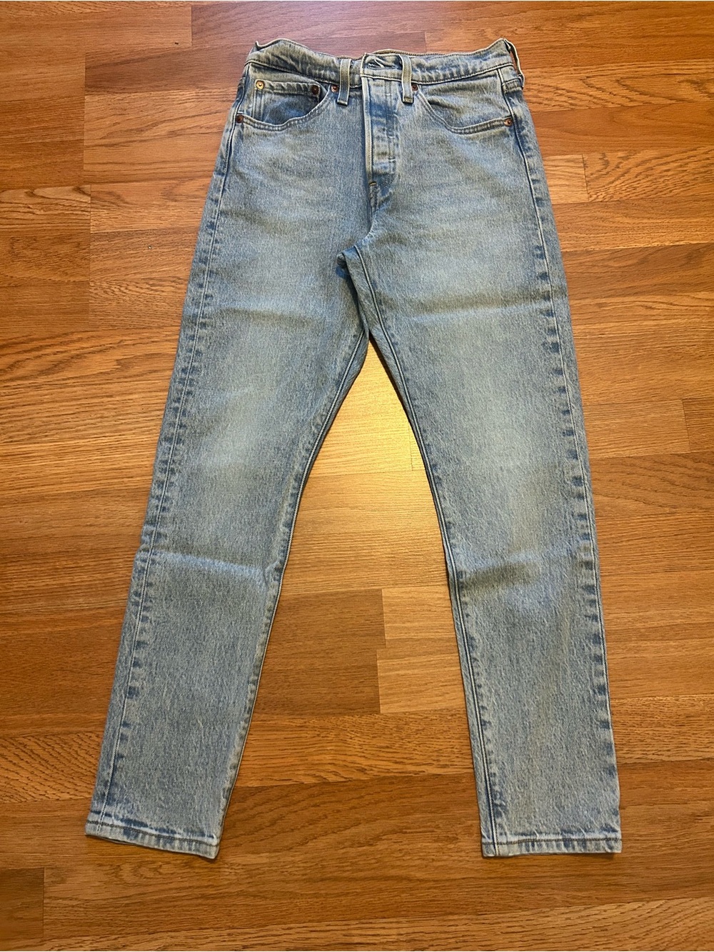 501 Levis Women’s Straight Leg Light Blue Jeans.Size W26/L28